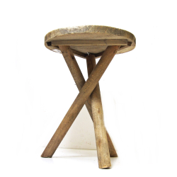 Stołek taboret z surowego drewna